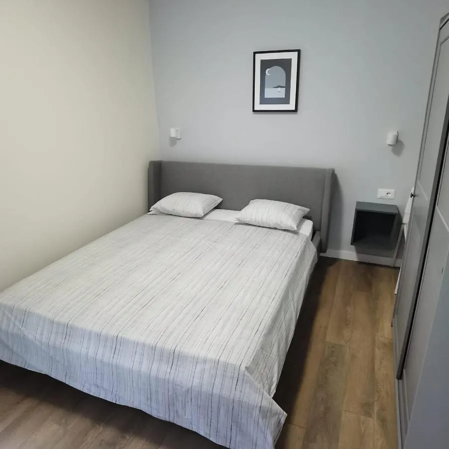 Style 2Br*** Apartment Split