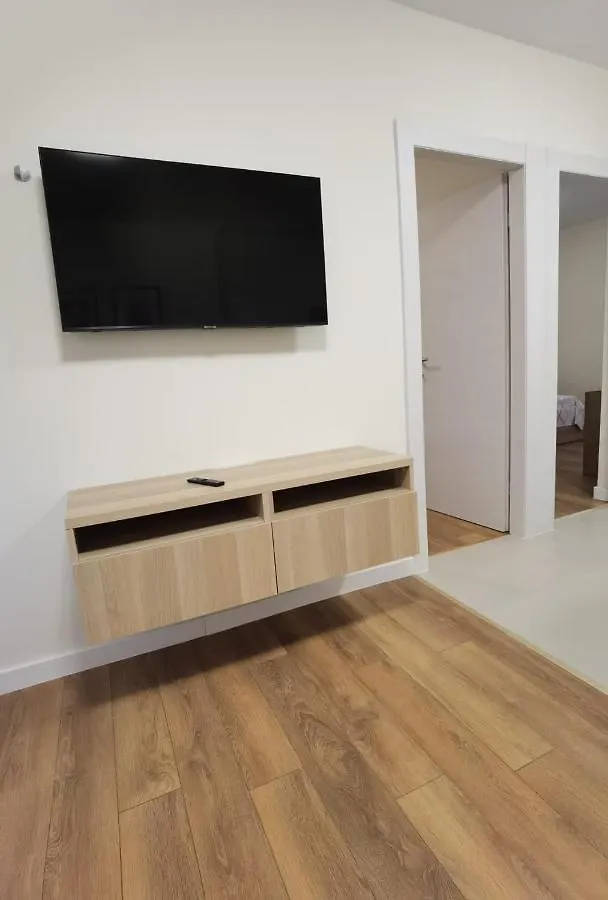 Style 2Br*** Apartment Split